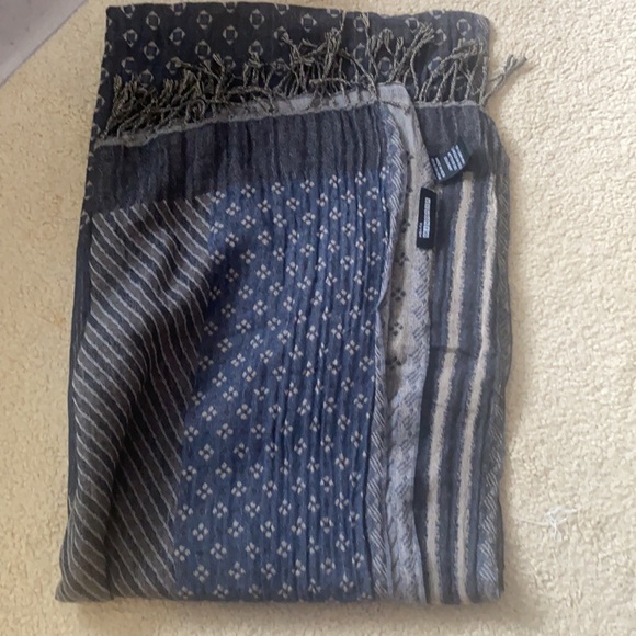 Vivante wool blend scarf - Picture 4 of 7